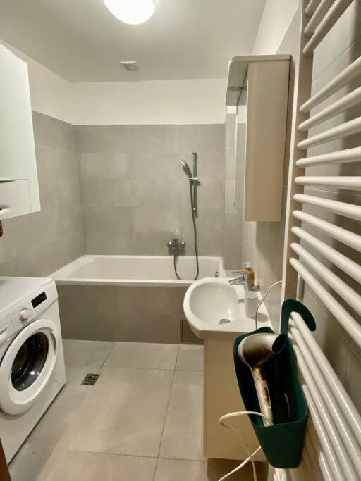 Spacious 2Br Apartment 6Min From Prague Castle! Екстер'єр фото
