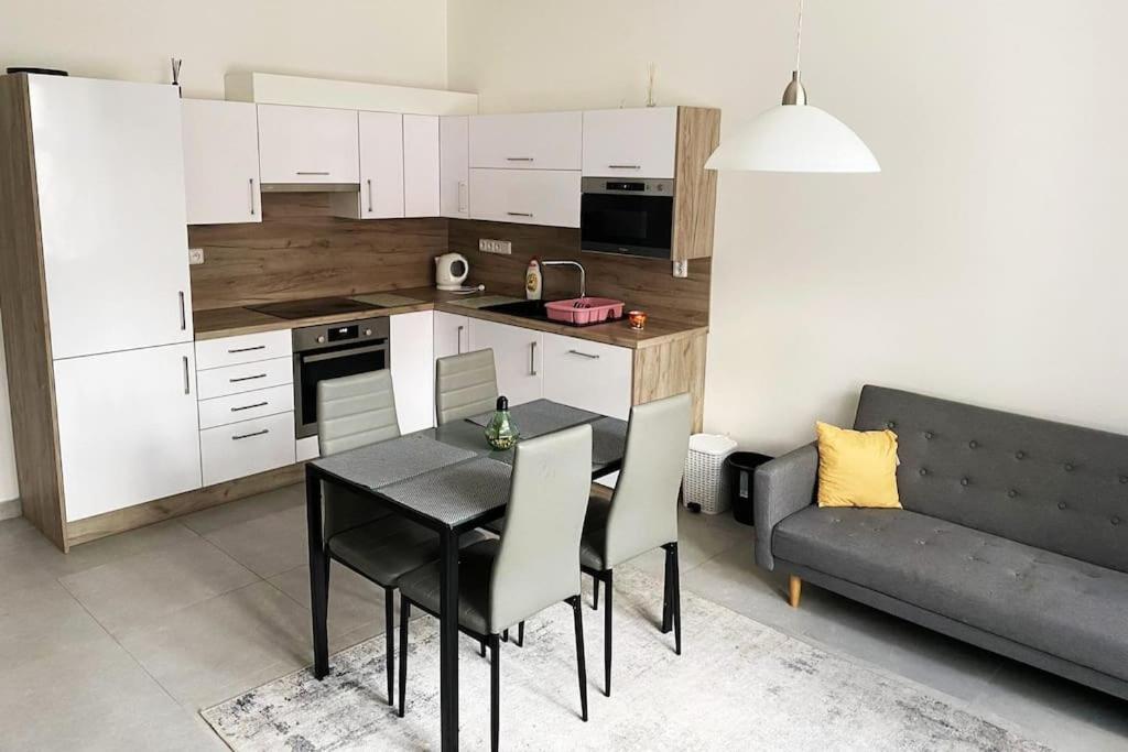 Spacious 2Br Apartment 6Min From Prague Castle! Екстер'єр фото